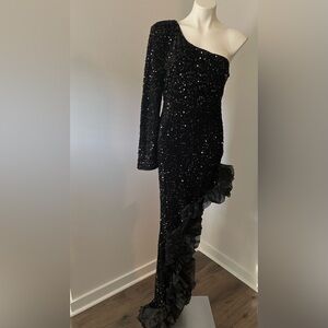 NWOT Glamorous One-Shoulder Black Sequin Dress